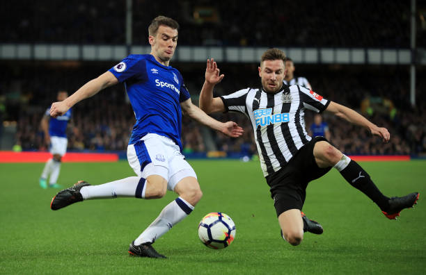 经欧洲足坛 经欧洲足坛